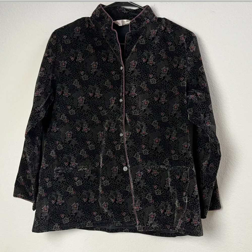 WOMEN'S SECOLO BLACK FLORAL FAUX VELVET JACKET SIZE LARGE - PREOWNED